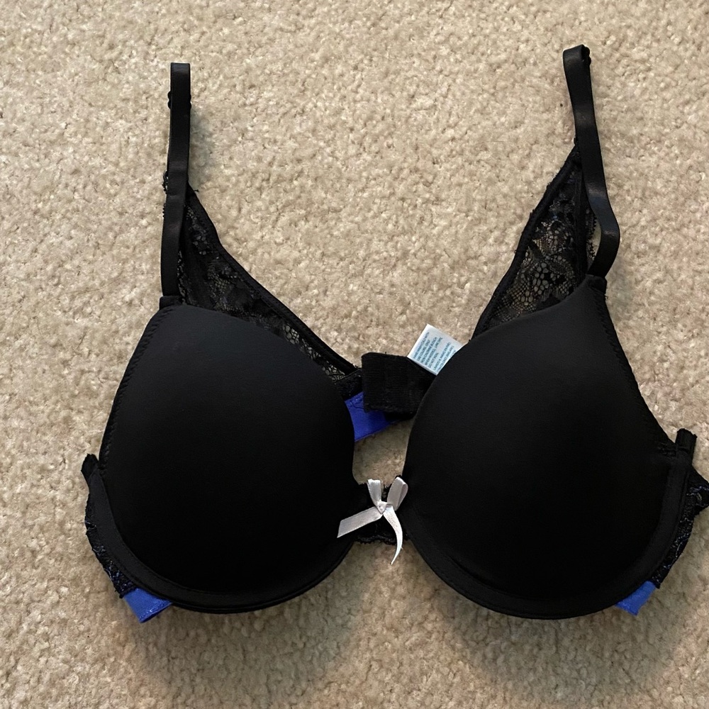 Set of 2 bras (34B)